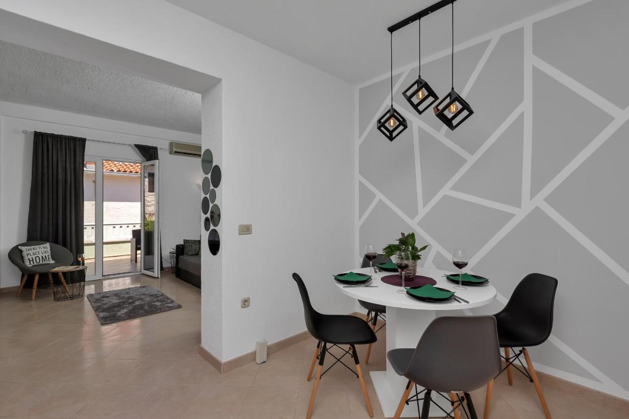Apartmani Luna Baška Voda Εξωτερικό φωτογραφία